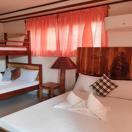 Barton Summer Homes Beach Resort And Cottages Palawan מראה חיצוני תמונה