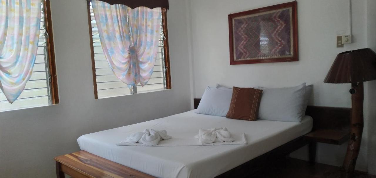Barton Summer Homes Beach Resort And Cottages Palawan מראה חיצוני תמונה