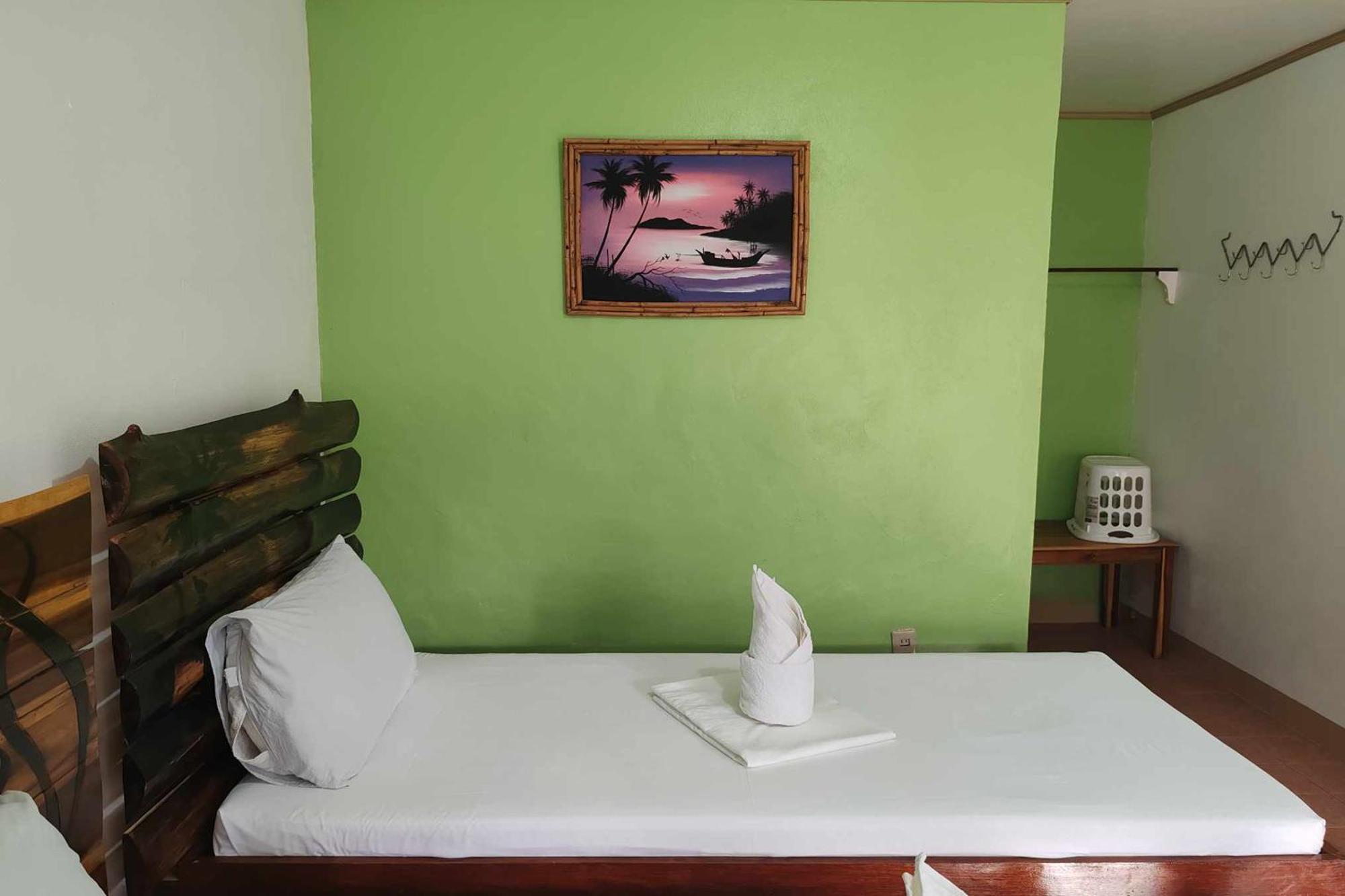 Barton Summer Homes Beach Resort And Cottages Palawan מראה חיצוני תמונה