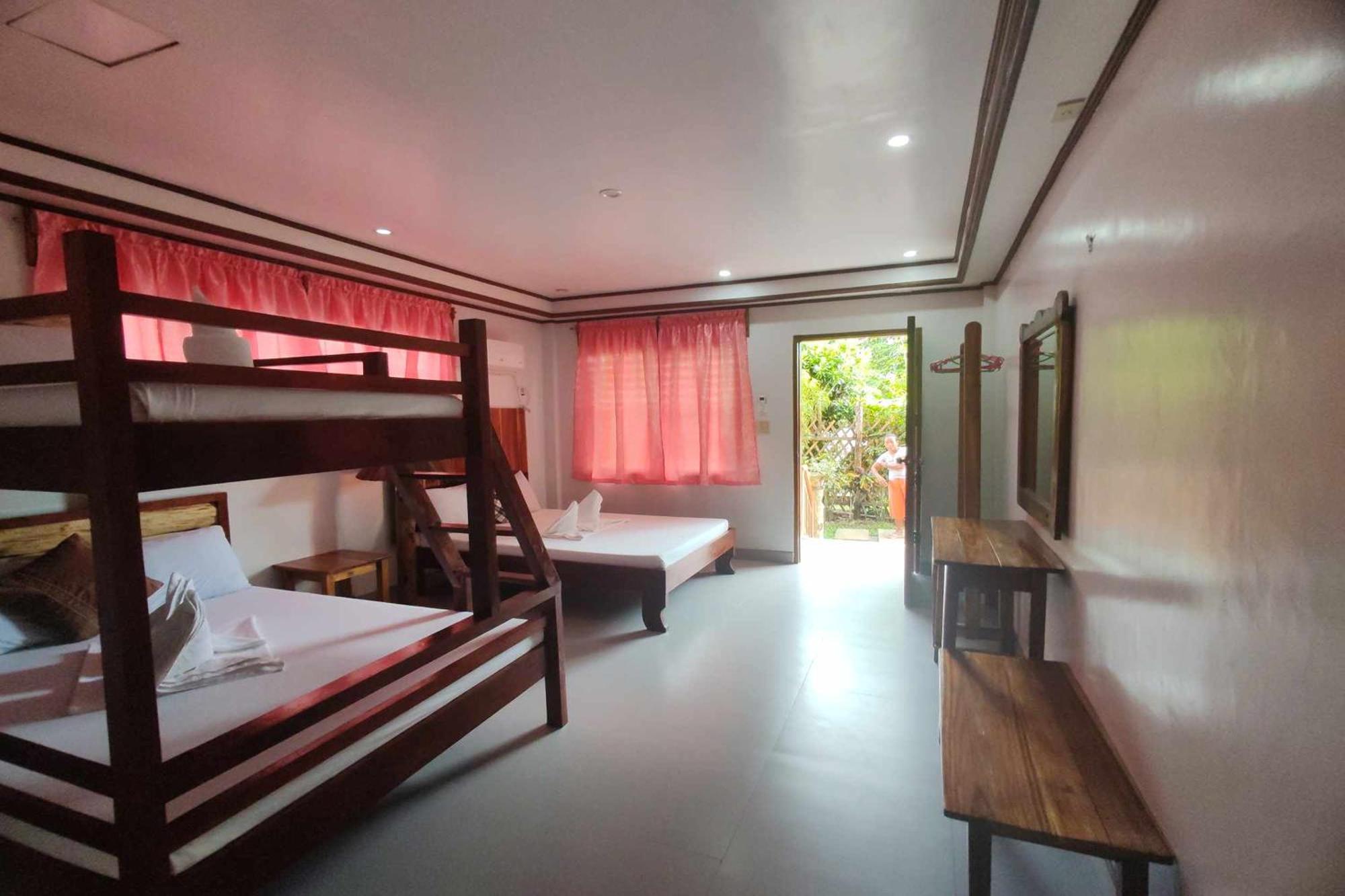 Barton Summer Homes Beach Resort And Cottages Palawan מראה חיצוני תמונה
