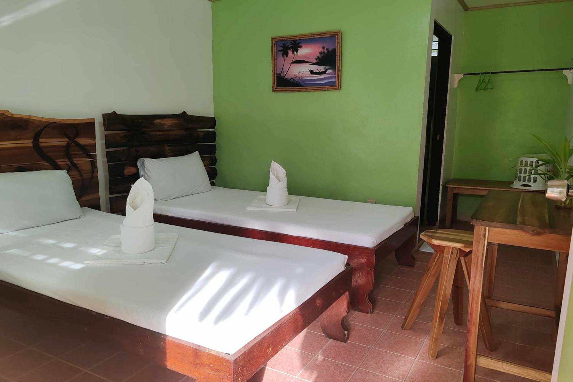 Barton Summer Homes Beach Resort And Cottages Palawan מראה חיצוני תמונה
