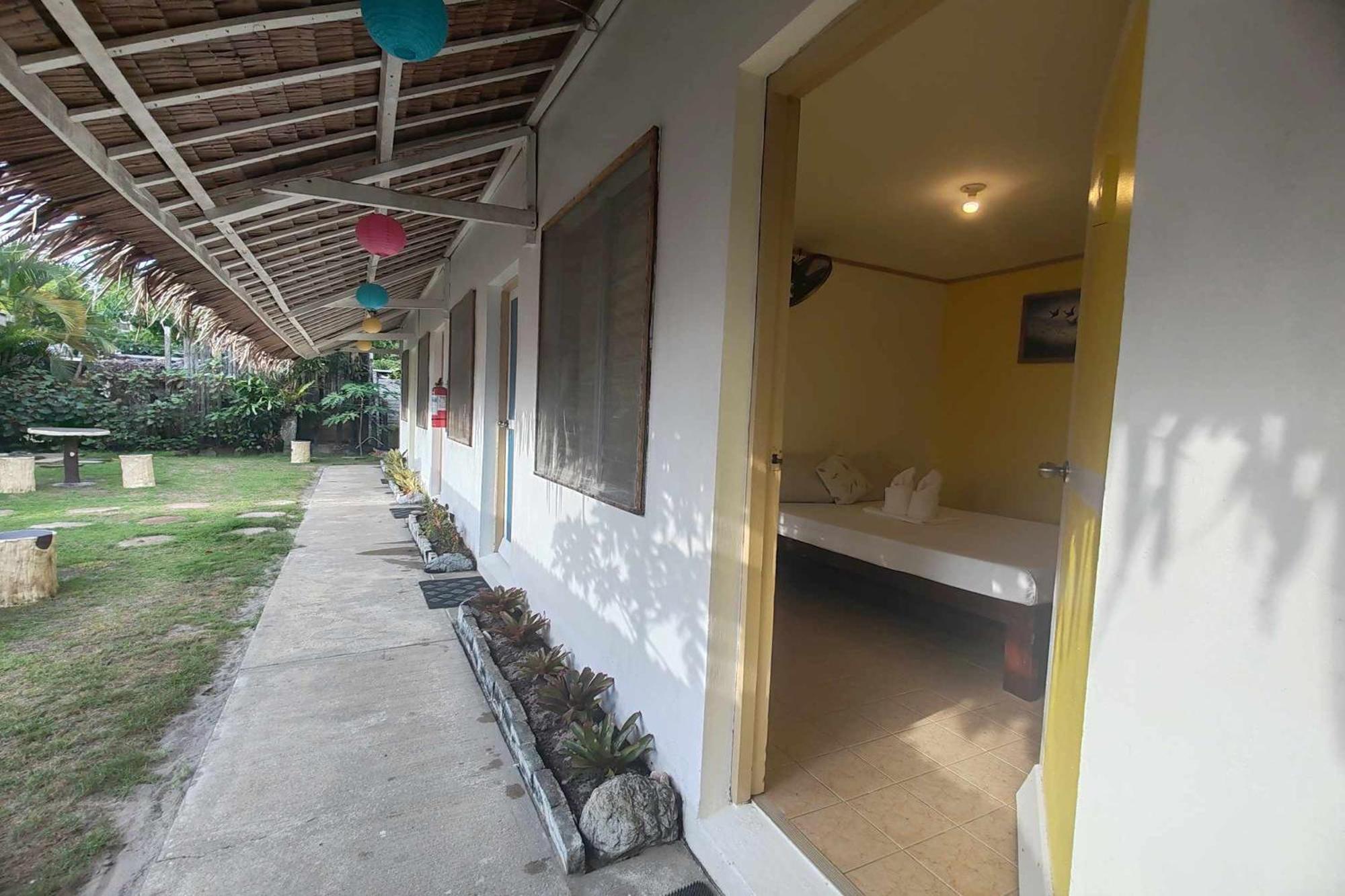 Barton Summer Homes Beach Resort And Cottages Palawan מראה חיצוני תמונה