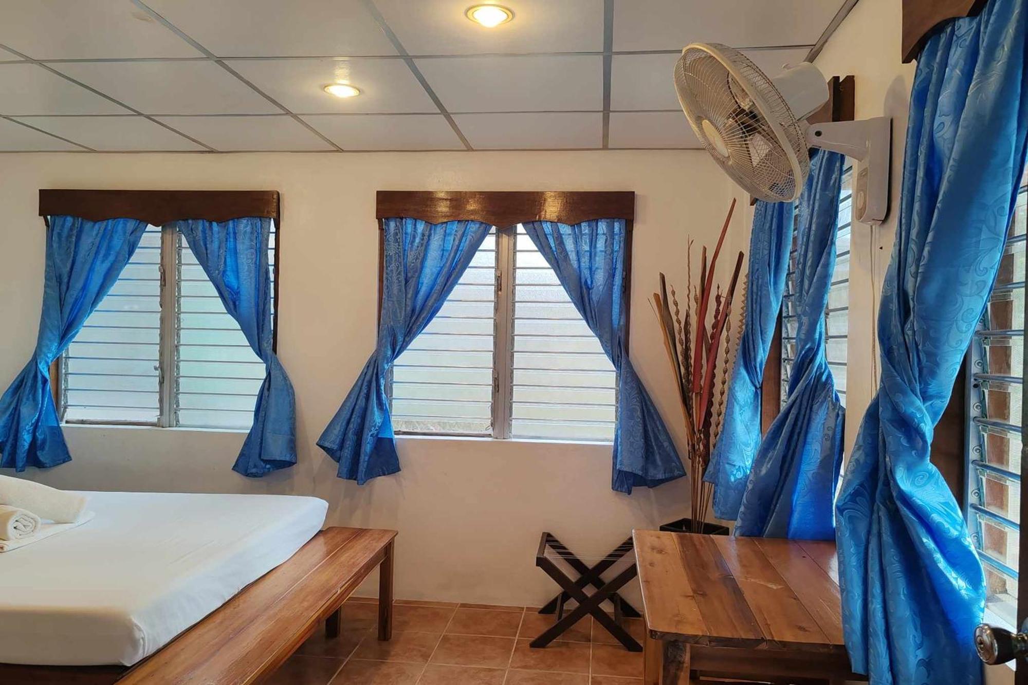 Barton Summer Homes Beach Resort And Cottages Palawan מראה חיצוני תמונה