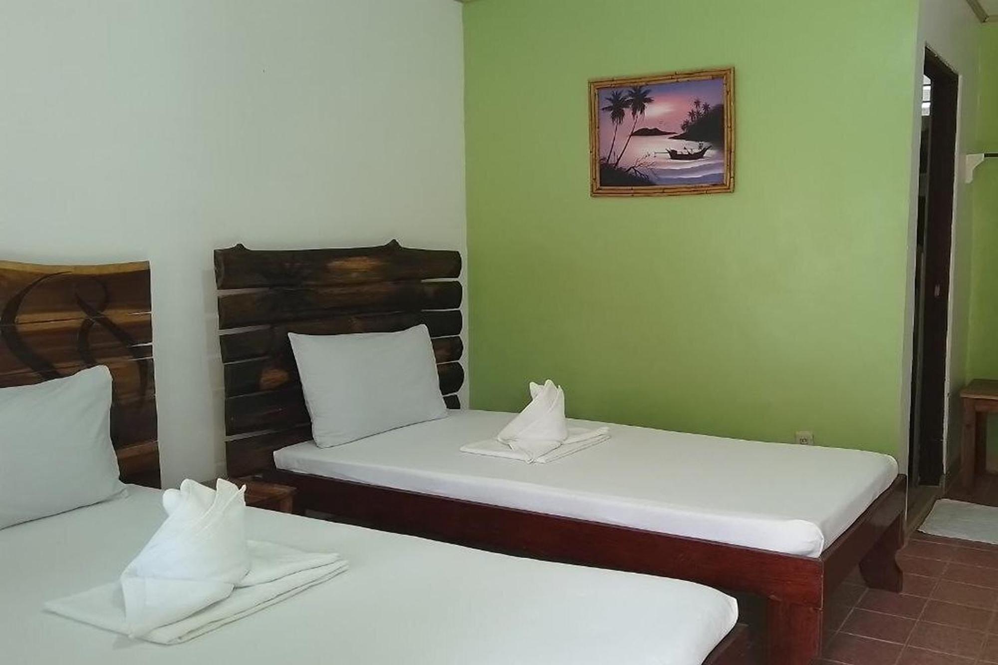 Barton Summer Homes Beach Resort And Cottages Palawan מראה חיצוני תמונה